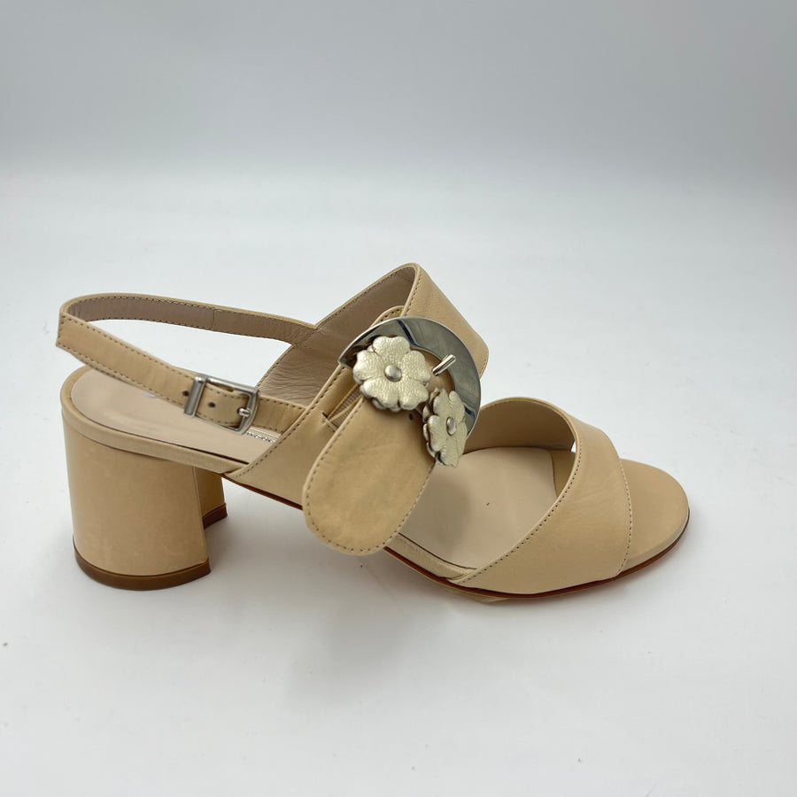 Sandalo Melluso - Sandalo Beige con Fibbia Floreale Metallica