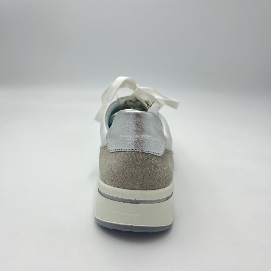 Sneaker Ara - Sneaker Bianca in Pelle con Dettaglio Suede Grigio e Celeste
