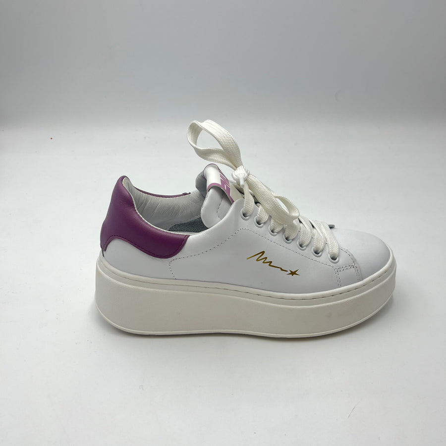 Sneaker Meline - Sneaker Platform Bianca con Logo Gold e Tallone Prugna